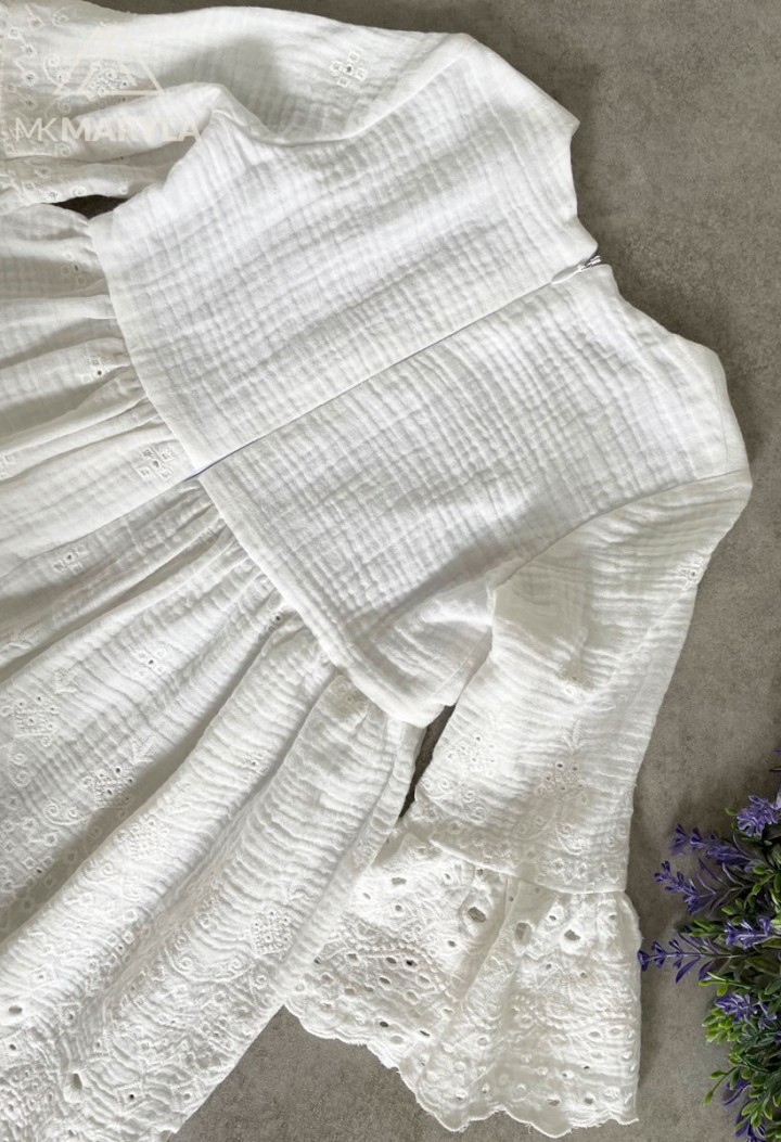 Kleid aus 100% Baumwolle