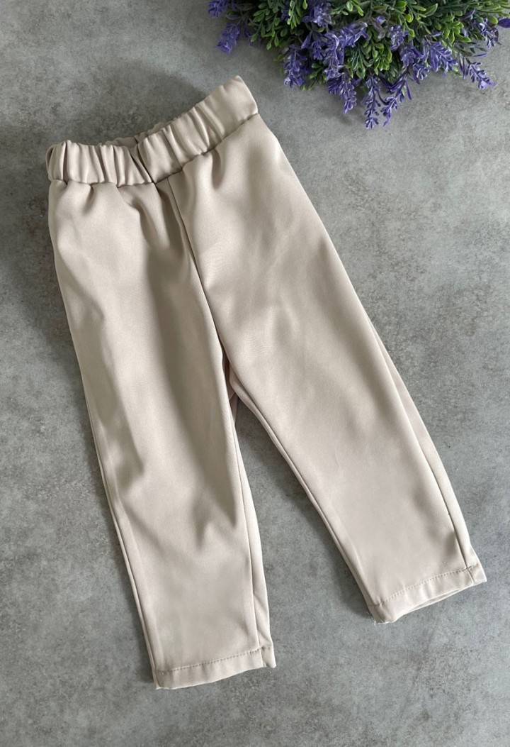 Boys' shorts in beige color made of soft, soft fabric - Manufacturer MKMaryla