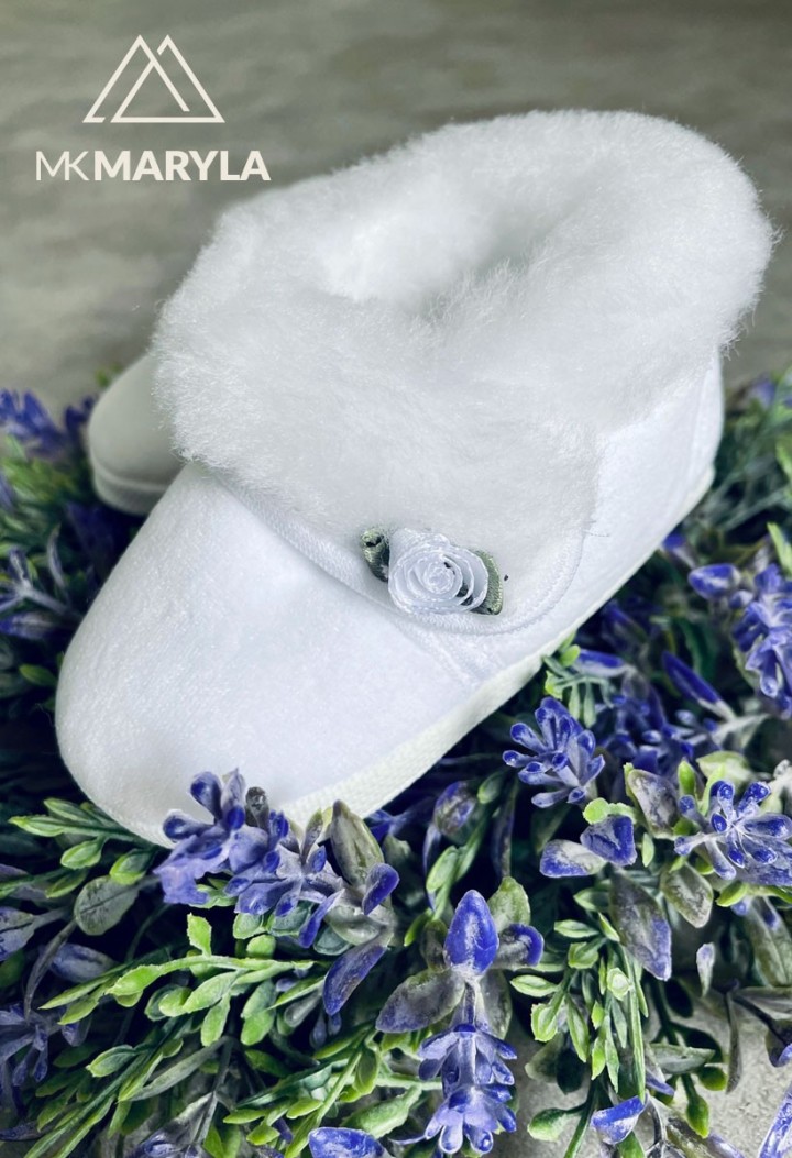 buciki do chrztu z futerkiem