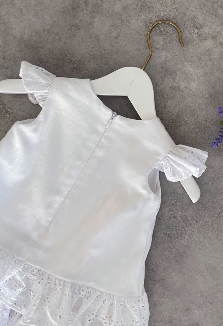 Baumwollkleid zur Taufe