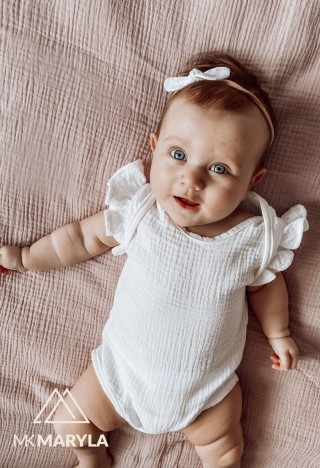 Body muślinowe w kolorze śnieżnobiałym, zapinane na napy - MKMaryla