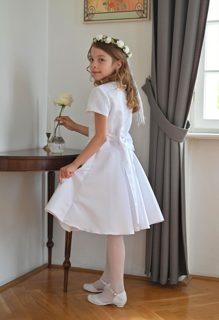 Kleid für eine Hochzeit