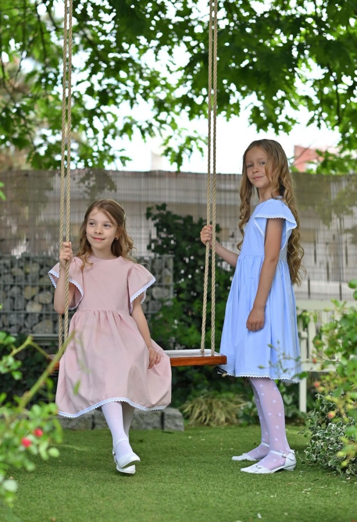 Blaues Kleid für Mädchen