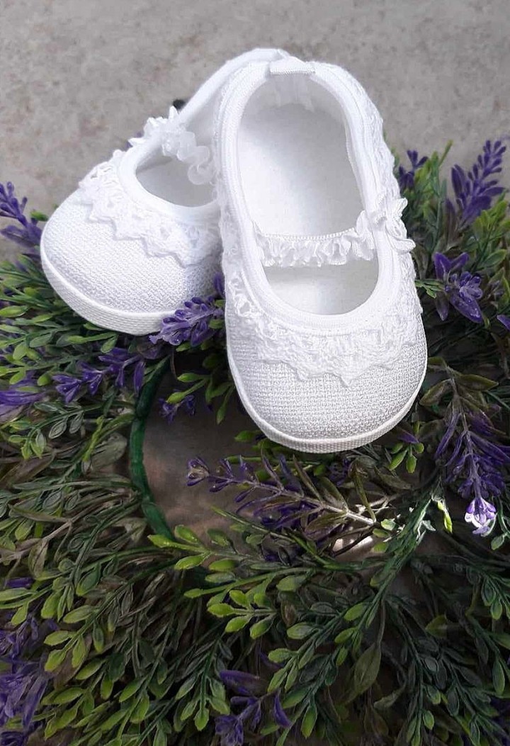 Taufschuhe für ein Mädchen