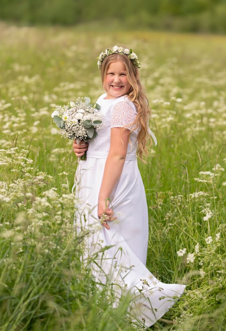 Zjawiskowa sukienka komunijna z koronką - Alicja 134 - MKMaryla