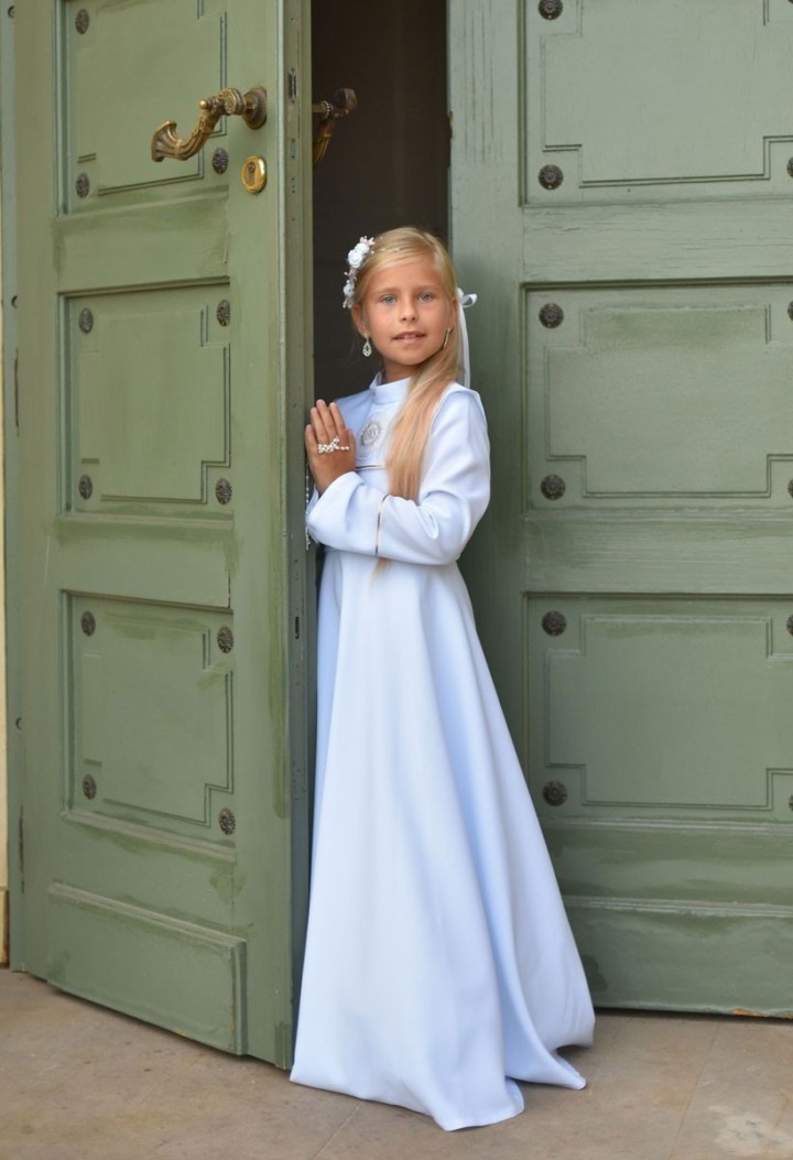 alba do komunii w formie sukienki