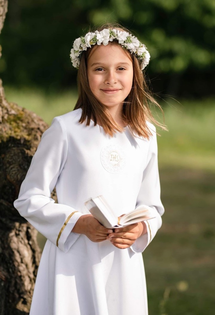 sukienka do komunii z długim rękawem