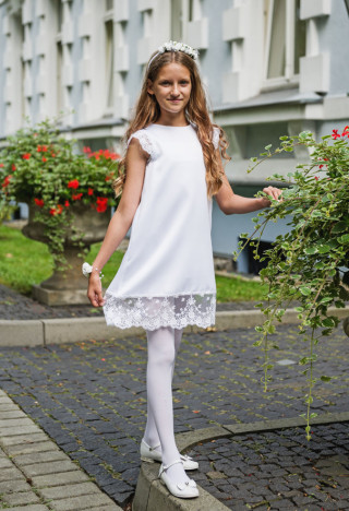 biała satynowa sukienka dziewczęca