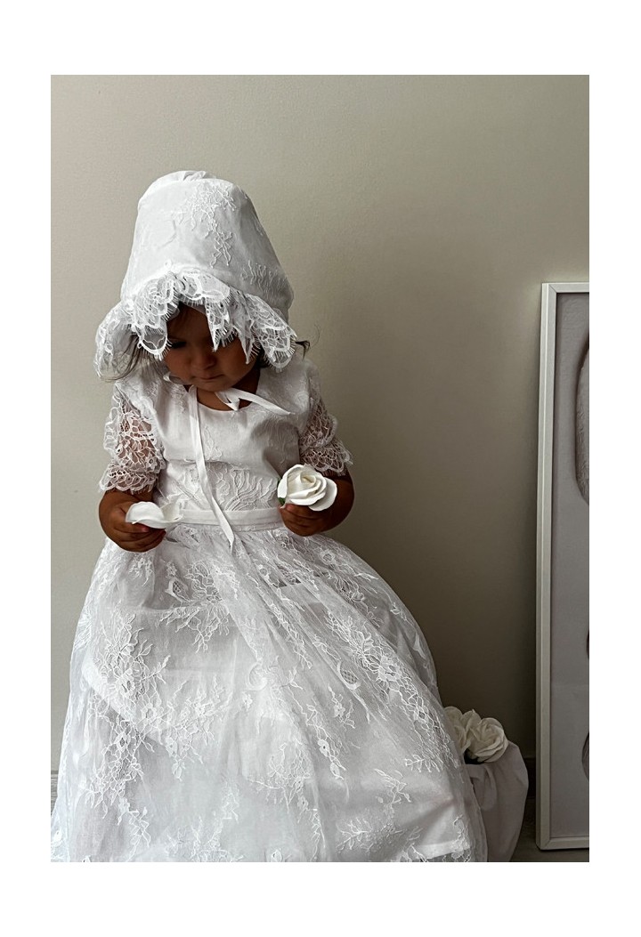 Wunderschönes Kleid für die Taufe im Retro-Stil mit französischer Spitze
