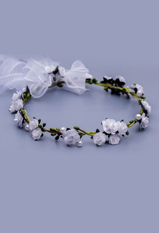 communion garland as made of live flowers, delicate