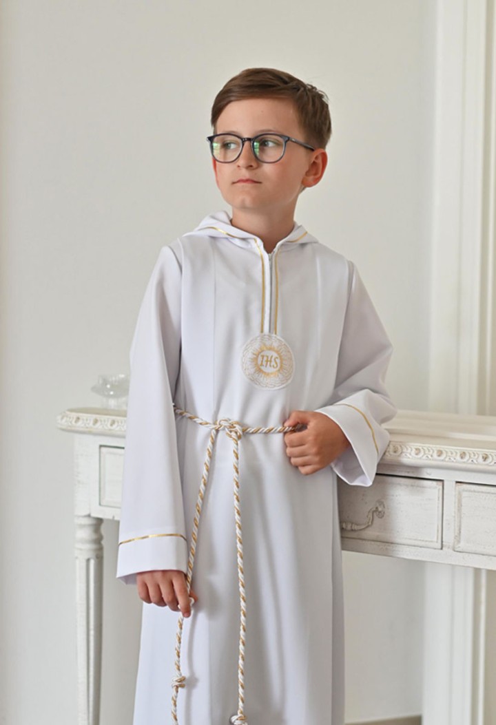 alba długa z kapturem dla chłopca