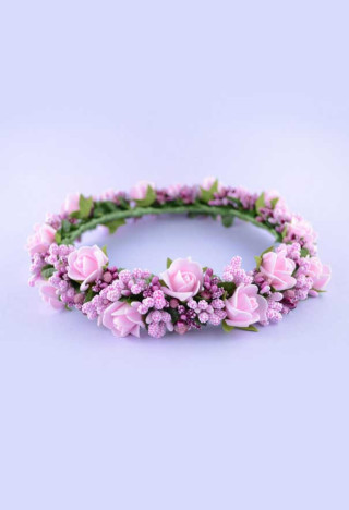 różowy wianek komunijny