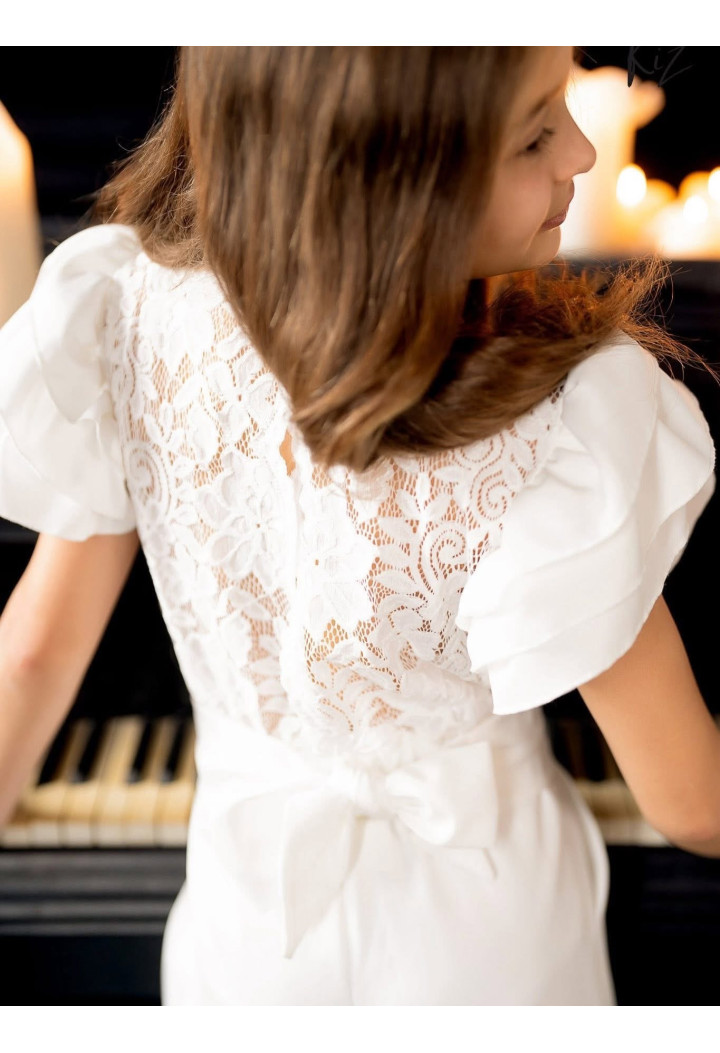 Cream-colored jumpsuit for girls with lace