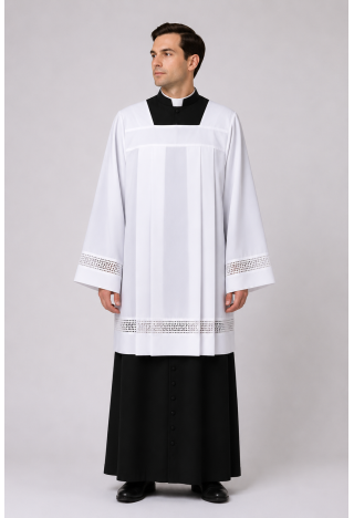Camisole liturgique blanche à dentelle | Élégante camisole d'église