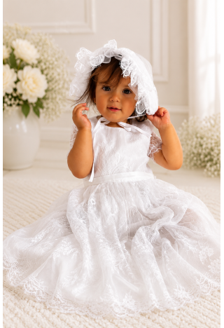 Royal Baby – Langes Taufkleid aus französischer Spitze