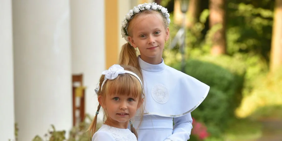 Pierwsza komunia dziecka a rozwód rodziców-wszystko, co musisz wiedzieć na ten temat