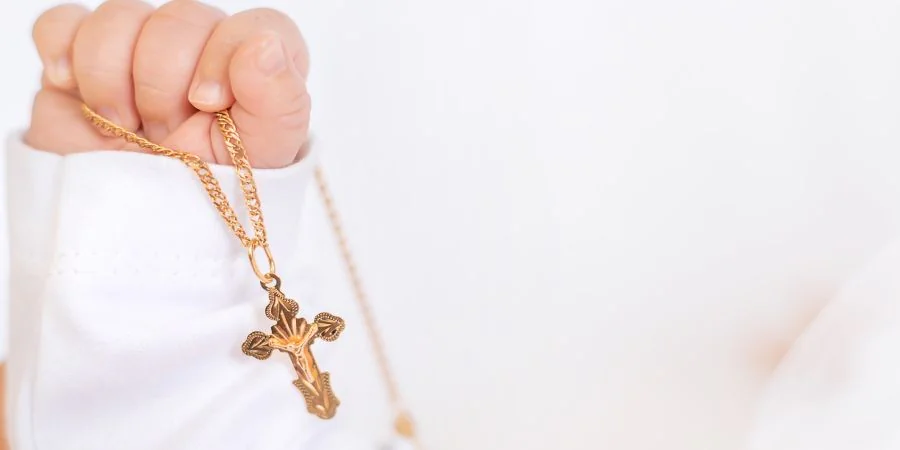 Jak ubrać dziecko do chrztu jesienią?