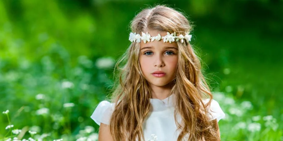 Najpopularniejsze fryzury komunijne dla dziewczynek