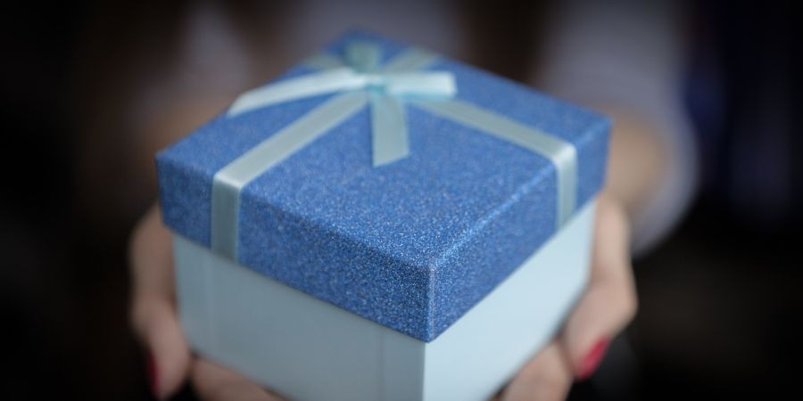 Prezenty na chrzest - tradycyjne, personalizowane, praktyczne i kreatywne pomysły dla dziecka