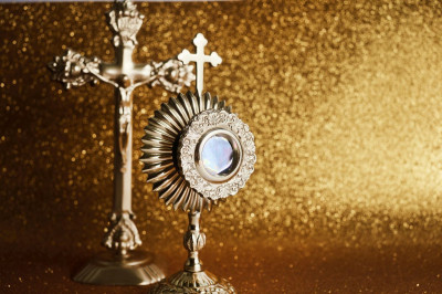 IHS – definicja i znaczenie. Co oznacza i dlaczego jest ważne?