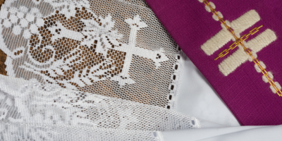 Liturgické rúcha – nevyhnutné vybavenie Liturgické rúcha – nevyhnutné vybavenie