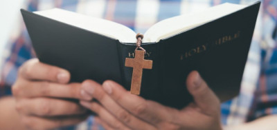 Edukacja religijna dla dzieci: Jak wyjaśnić znaczenie sakramentów?