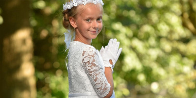 Rękawiczki do Komunii - niezbędny dodatek czy przerost formy nad treścią?